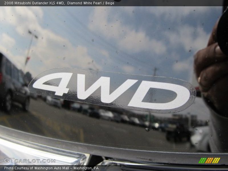 Diamond White Pearl / Beige 2008 Mitsubishi Outlander XLS 4WD