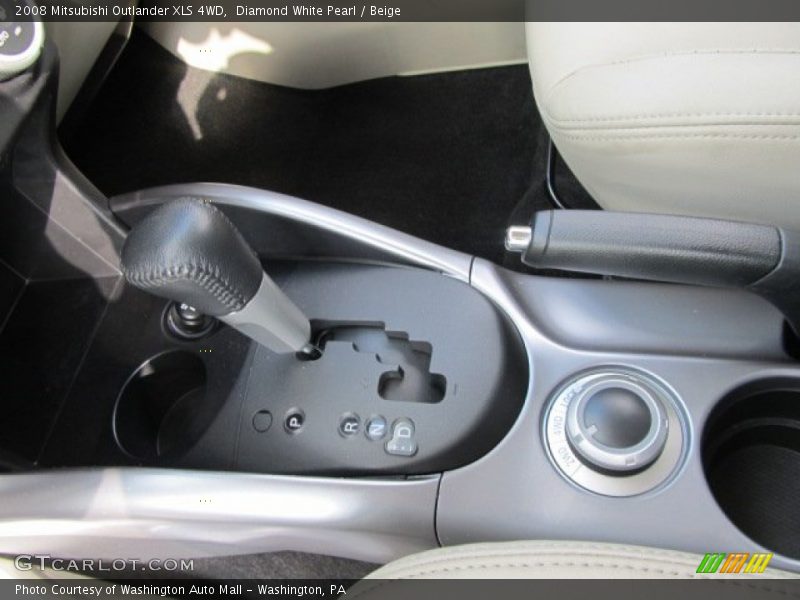 Diamond White Pearl / Beige 2008 Mitsubishi Outlander XLS 4WD