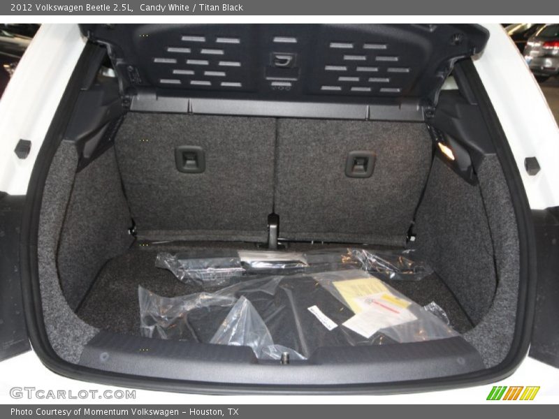Candy White / Titan Black 2012 Volkswagen Beetle 2.5L