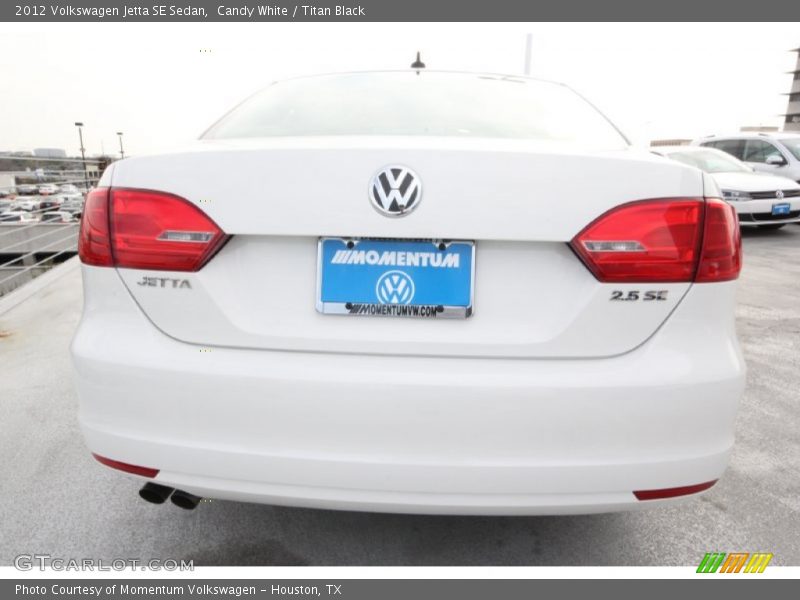 Candy White / Titan Black 2012 Volkswagen Jetta SE Sedan