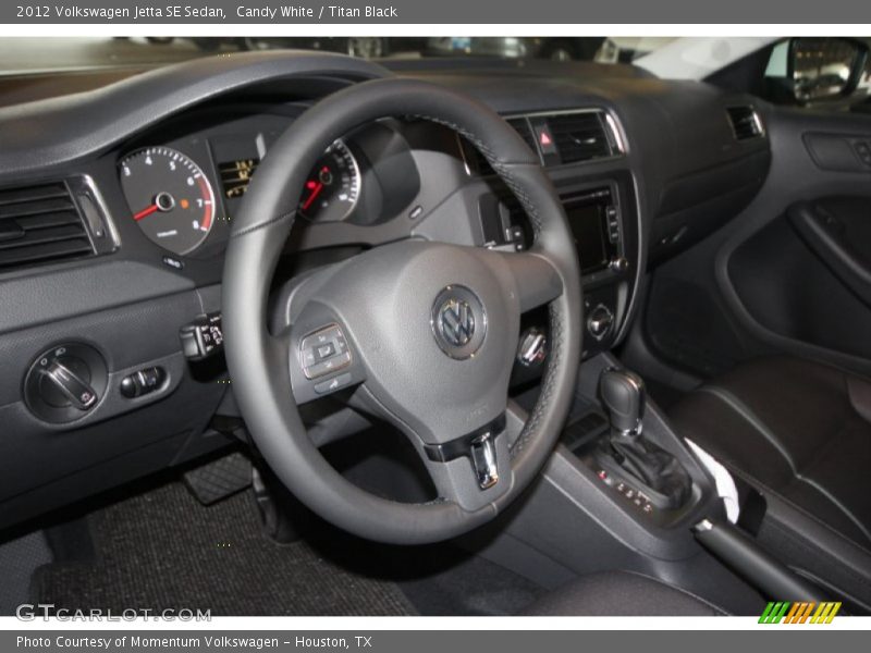 Candy White / Titan Black 2012 Volkswagen Jetta SE Sedan