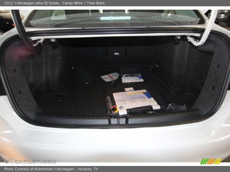 Candy White / Titan Black 2012 Volkswagen Jetta SE Sedan