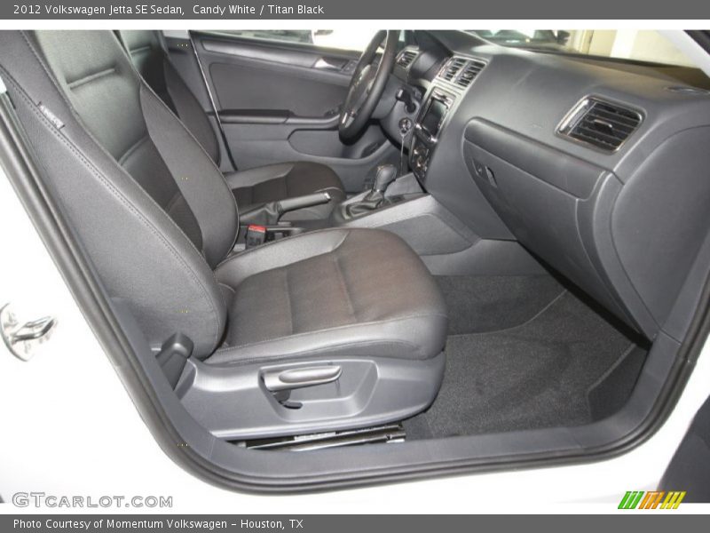 Candy White / Titan Black 2012 Volkswagen Jetta SE Sedan