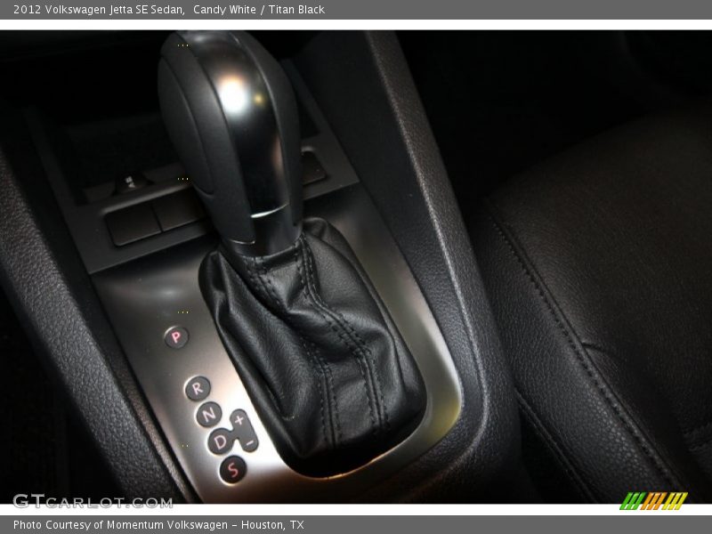 Candy White / Titan Black 2012 Volkswagen Jetta SE Sedan