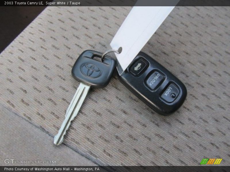 Super White / Taupe 2003 Toyota Camry LE