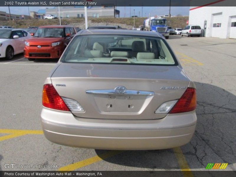 Desert Sand Metallic / Ivory 2002 Toyota Avalon XLS
