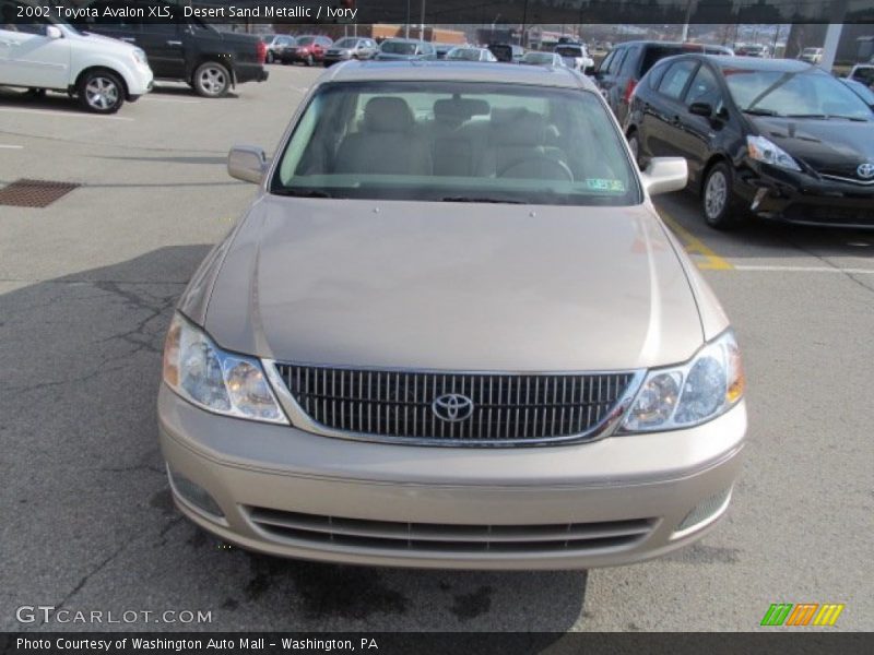 Desert Sand Metallic / Ivory 2002 Toyota Avalon XLS