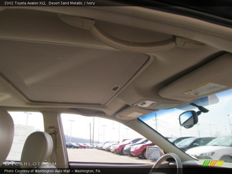 Desert Sand Metallic / Ivory 2002 Toyota Avalon XLS