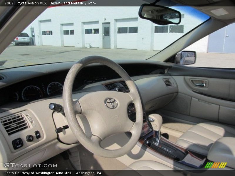 Desert Sand Metallic / Ivory 2002 Toyota Avalon XLS