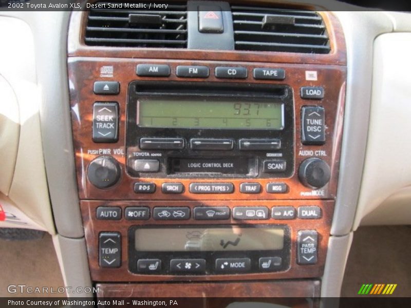 Desert Sand Metallic / Ivory 2002 Toyota Avalon XLS