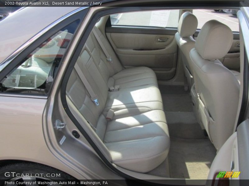 Desert Sand Metallic / Ivory 2002 Toyota Avalon XLS
