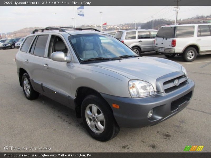 Front 3/4 View of 2005 Santa Fe LX 3.5 4WD