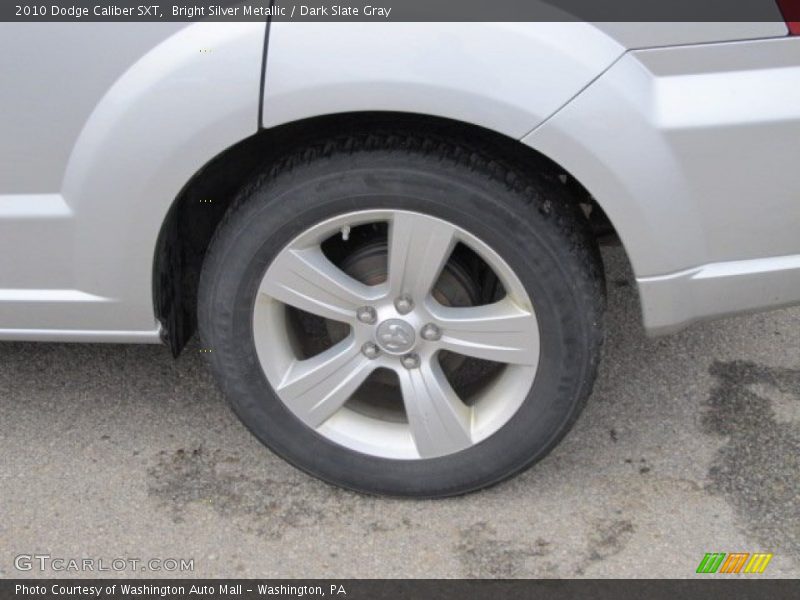 Bright Silver Metallic / Dark Slate Gray 2010 Dodge Caliber SXT