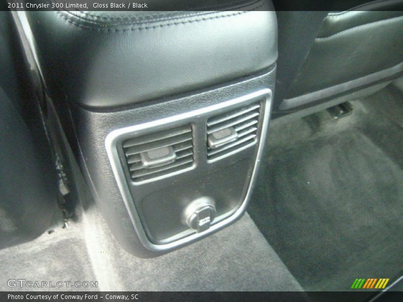 Gloss Black / Black 2011 Chrysler 300 Limited
