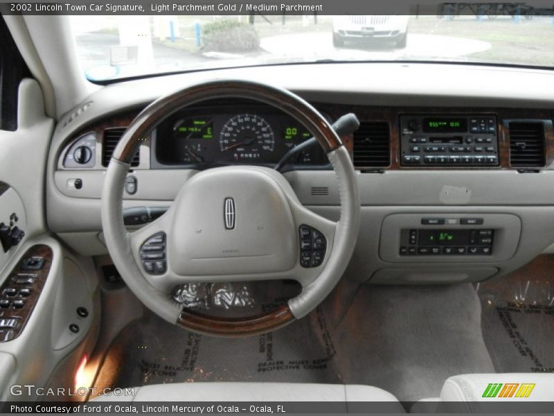 Light Parchment Gold / Medium Parchment 2002 Lincoln Town Car Signature