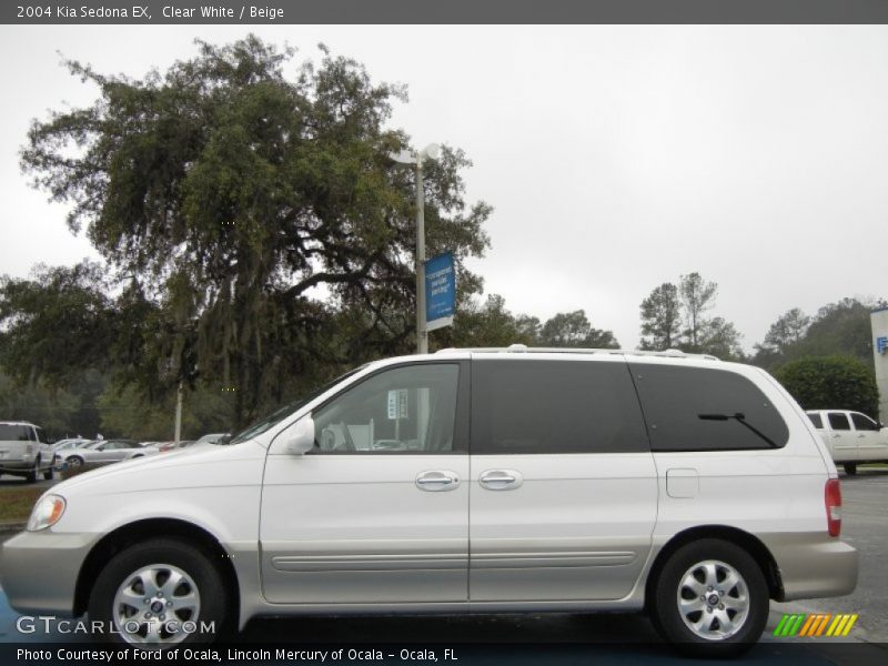 Clear White / Beige 2004 Kia Sedona EX