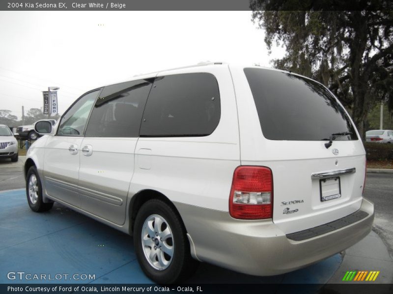 Clear White / Beige 2004 Kia Sedona EX
