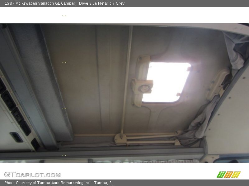 Camper top, down - 1987 Volkswagen Vanagon GL Camper