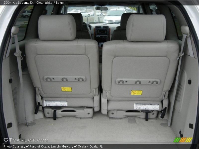 Clear White / Beige 2004 Kia Sedona EX