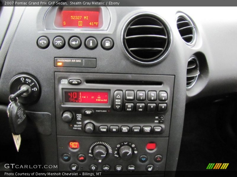 Controls of 2007 Grand Prix GXP Sedan