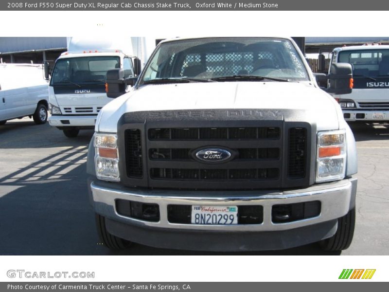 Oxford White / Medium Stone 2008 Ford F550 Super Duty XL Regular Cab Chassis Stake Truck