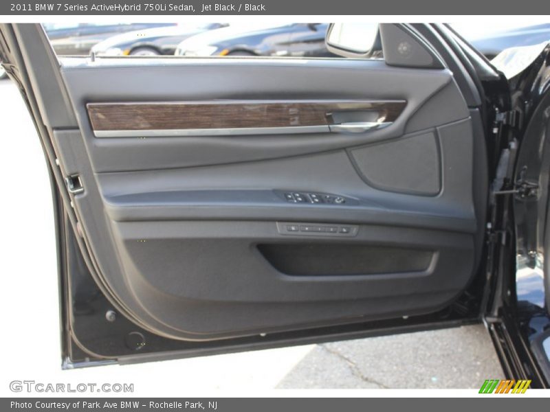 Door Panel of 2011 7 Series ActiveHybrid 750Li Sedan