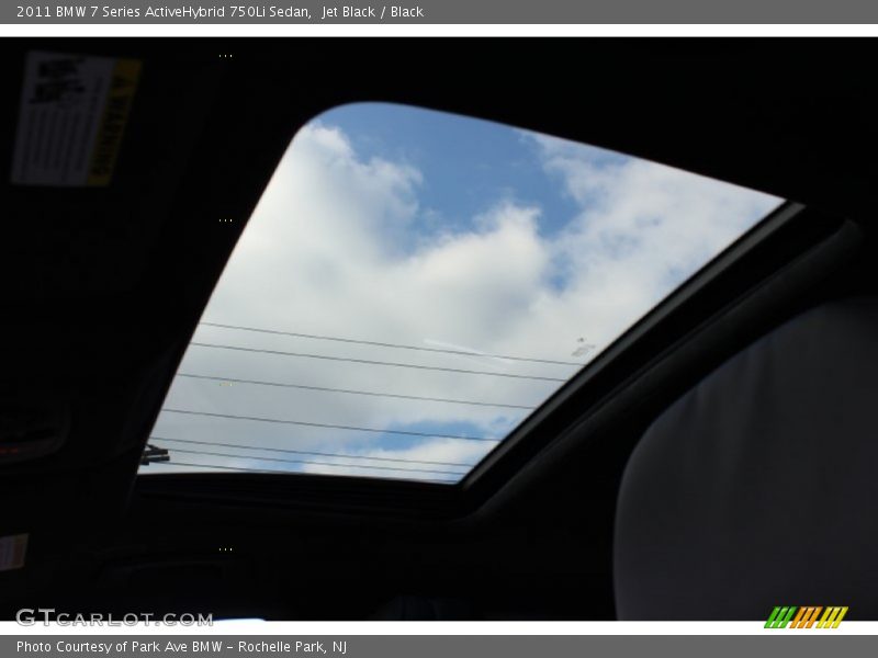 Sunroof of 2011 7 Series ActiveHybrid 750Li Sedan