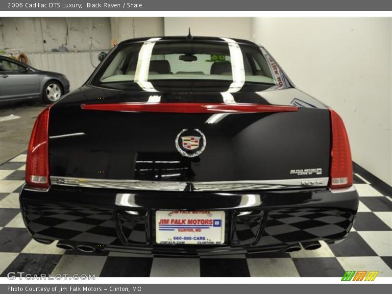 Black Raven / Shale 2006 Cadillac DTS Luxury