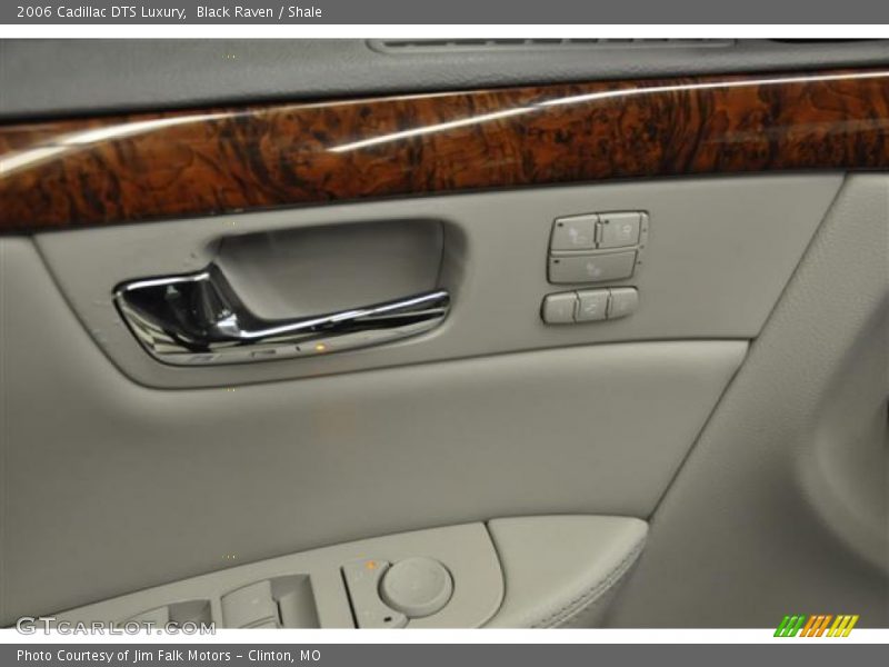 Black Raven / Shale 2006 Cadillac DTS Luxury
