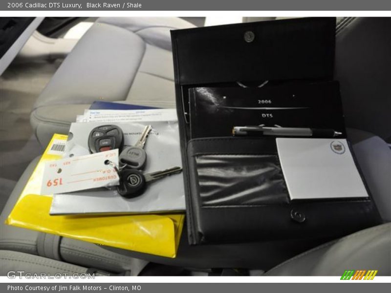 Black Raven / Shale 2006 Cadillac DTS Luxury