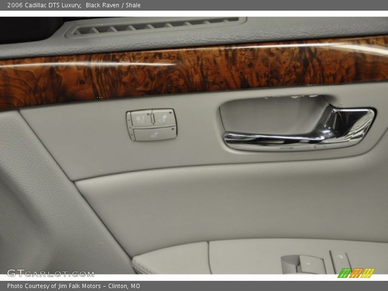 Black Raven / Shale 2006 Cadillac DTS Luxury