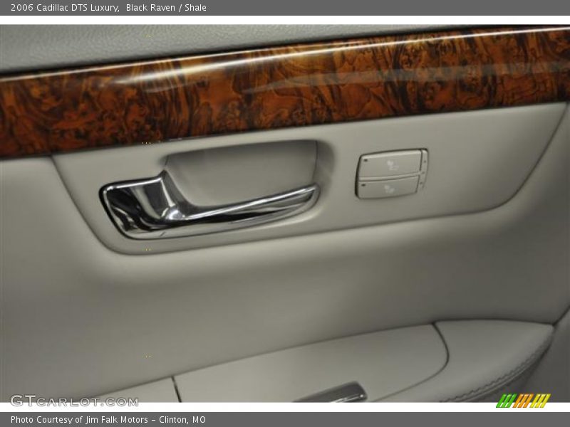 Black Raven / Shale 2006 Cadillac DTS Luxury