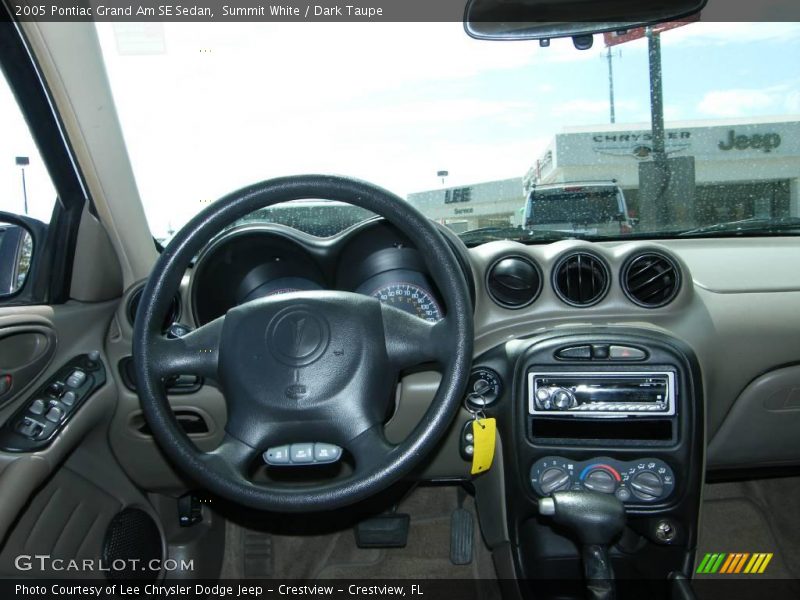 Summit White / Dark Taupe 2005 Pontiac Grand Am SE Sedan