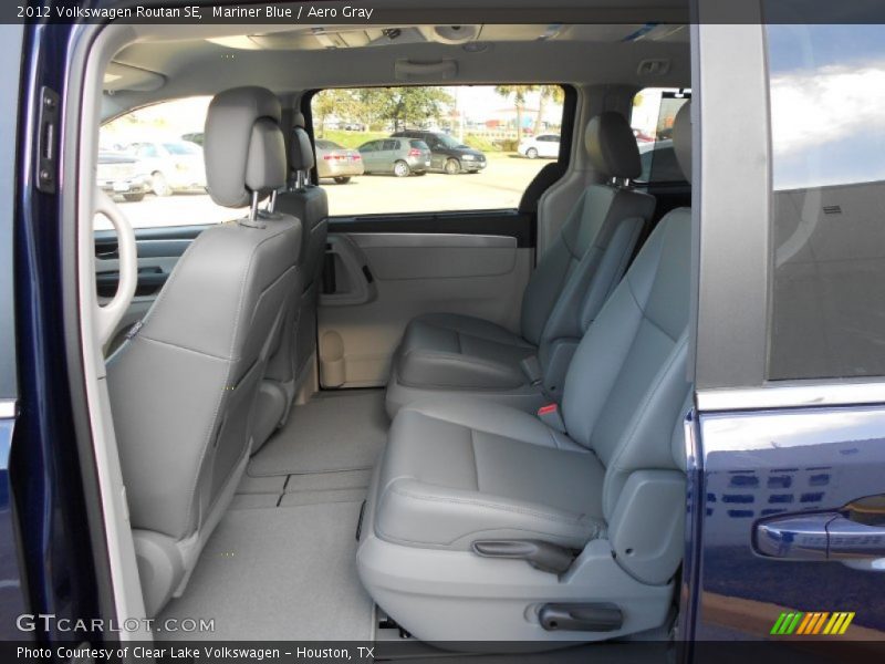  2012 Routan SE Aero Gray Interior