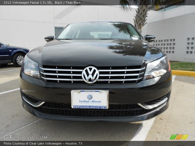 Black / Titan Black 2012 Volkswagen Passat 2.5L SEL