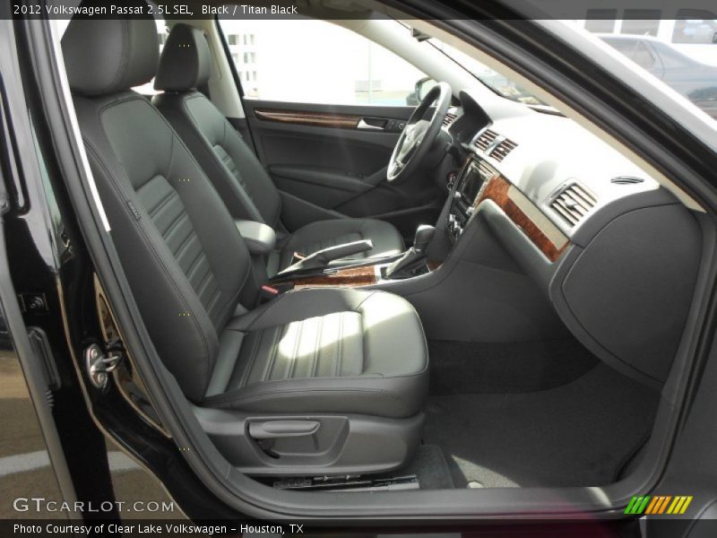 Black / Titan Black 2012 Volkswagen Passat 2.5L SEL