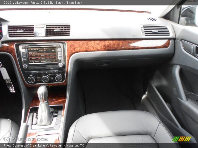 Black / Titan Black 2012 Volkswagen Passat 2.5L SEL