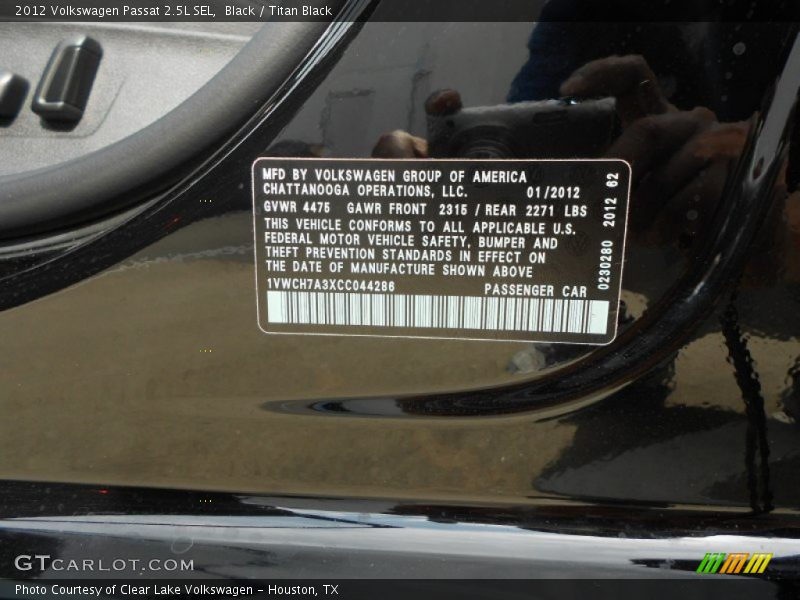 Black / Titan Black 2012 Volkswagen Passat 2.5L SEL