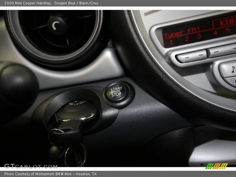 Oxygen Blue / Black/Grey 2009 Mini Cooper Hardtop