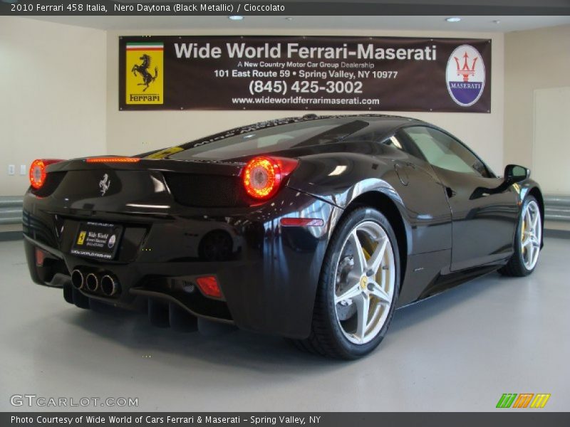 Nero Daytona (Black Metallic) / Cioccolato 2010 Ferrari 458 Italia