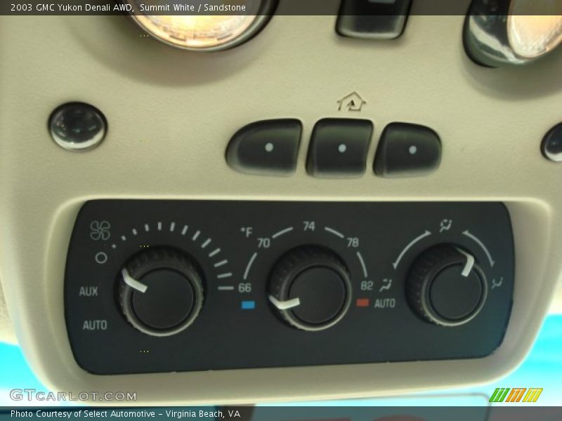 Summit White / Sandstone 2003 GMC Yukon Denali AWD