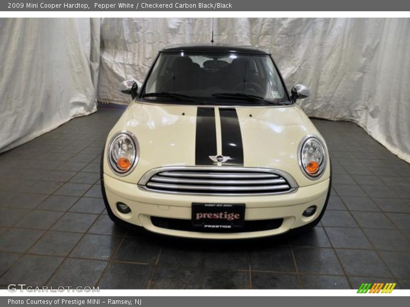Pepper White / Checkered Carbon Black/Black 2009 Mini Cooper Hardtop