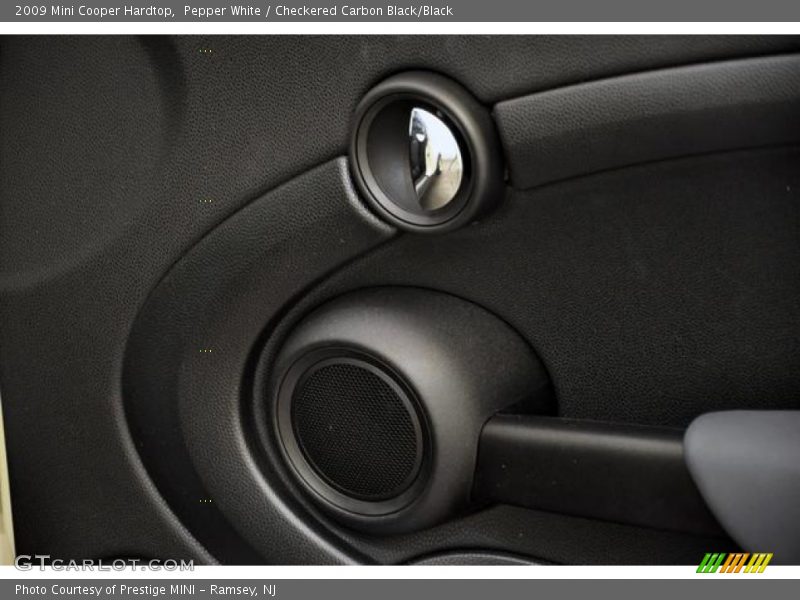 Pepper White / Checkered Carbon Black/Black 2009 Mini Cooper Hardtop