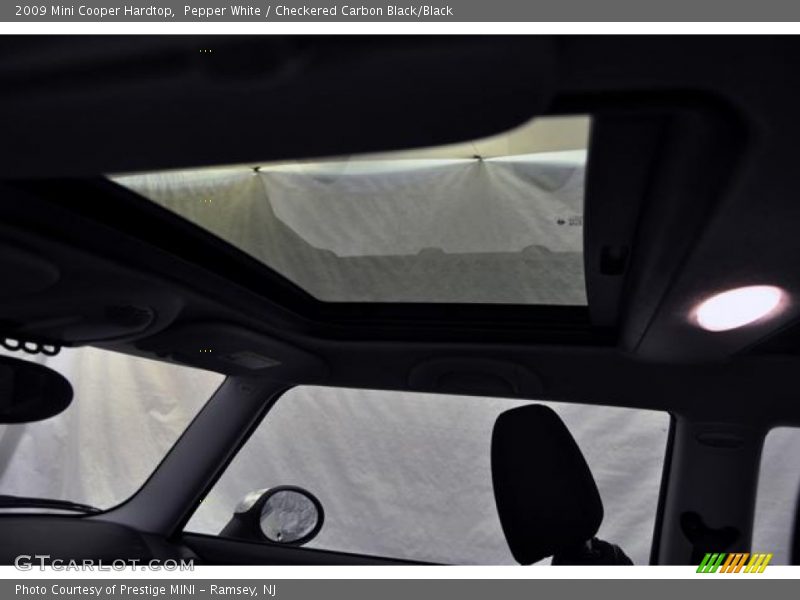 Pepper White / Checkered Carbon Black/Black 2009 Mini Cooper Hardtop