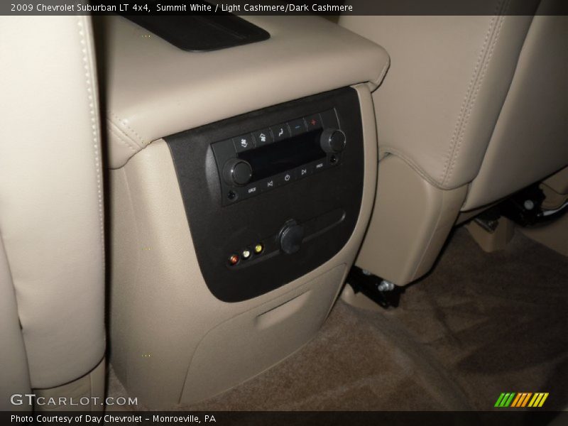 Summit White / Light Cashmere/Dark Cashmere 2009 Chevrolet Suburban LT 4x4