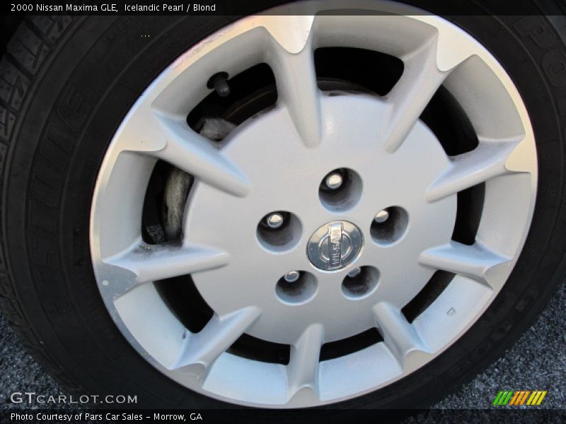 Icelandic Pearl / Blond 2000 Nissan Maxima GLE