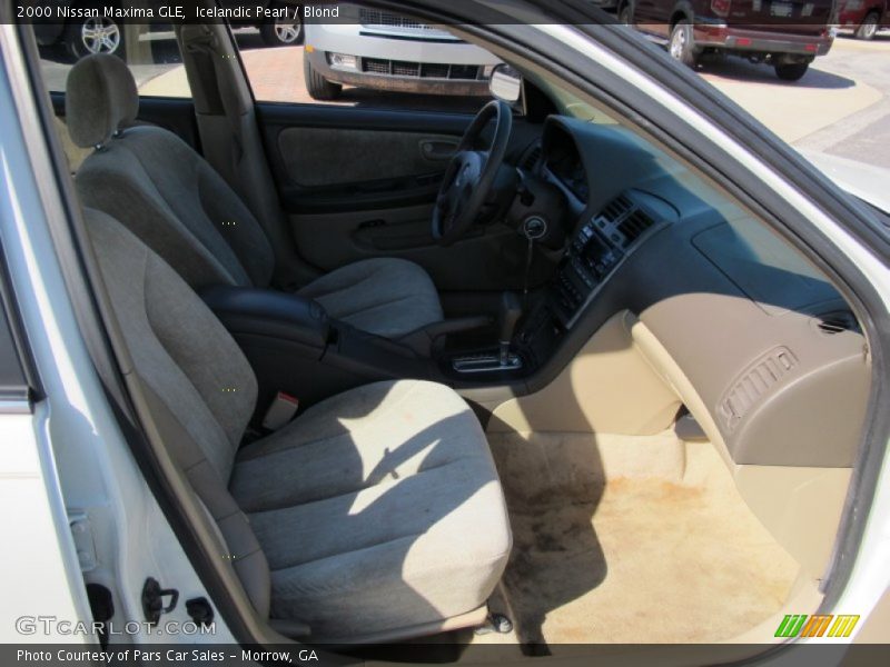 Icelandic Pearl / Blond 2000 Nissan Maxima GLE