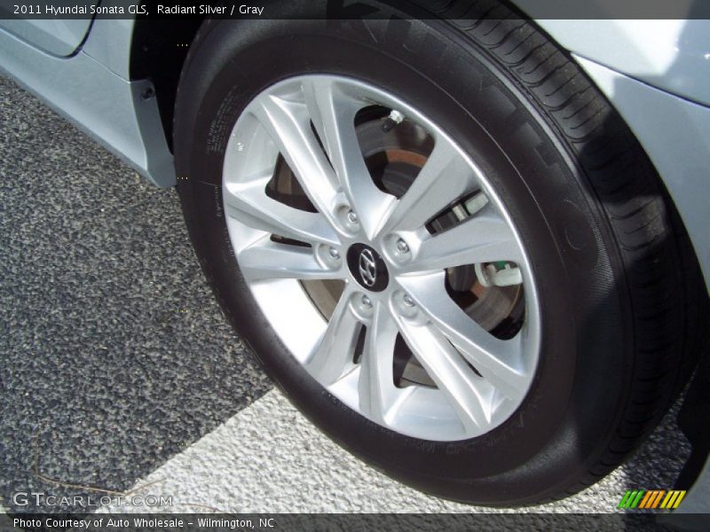 Radiant Silver / Gray 2011 Hyundai Sonata GLS