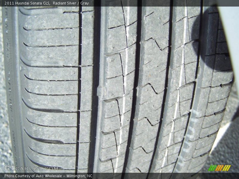 Radiant Silver / Gray 2011 Hyundai Sonata GLS