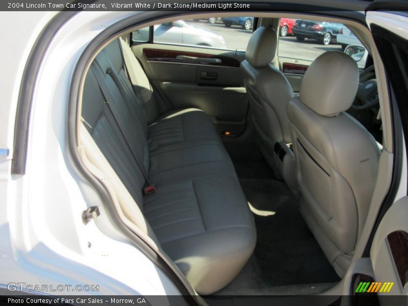 Vibrant White / Dark Stone/Medium Light Stone 2004 Lincoln Town Car Signature